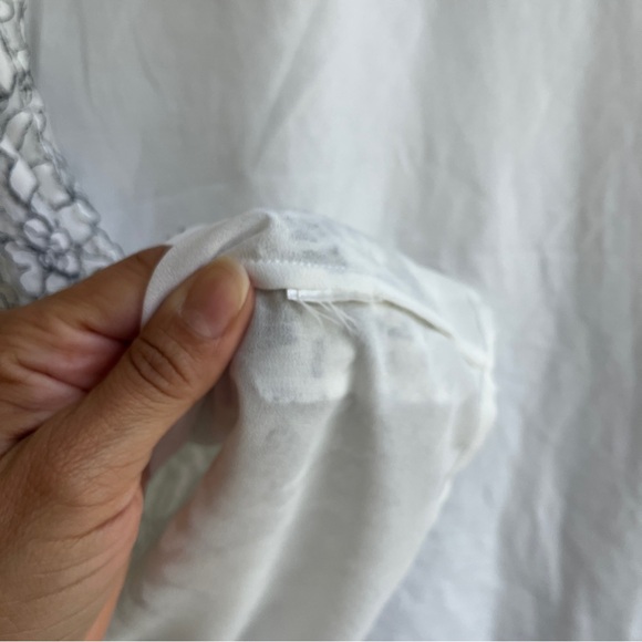 Ecru sleeveless lace lined blouse keyhole at front, White, Size S, classic piece - Picture 8 of 8